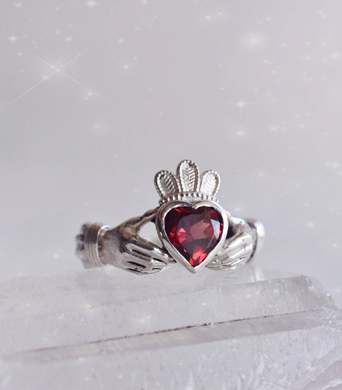 Claddagh corazón de Granate. Edición Limitada!!