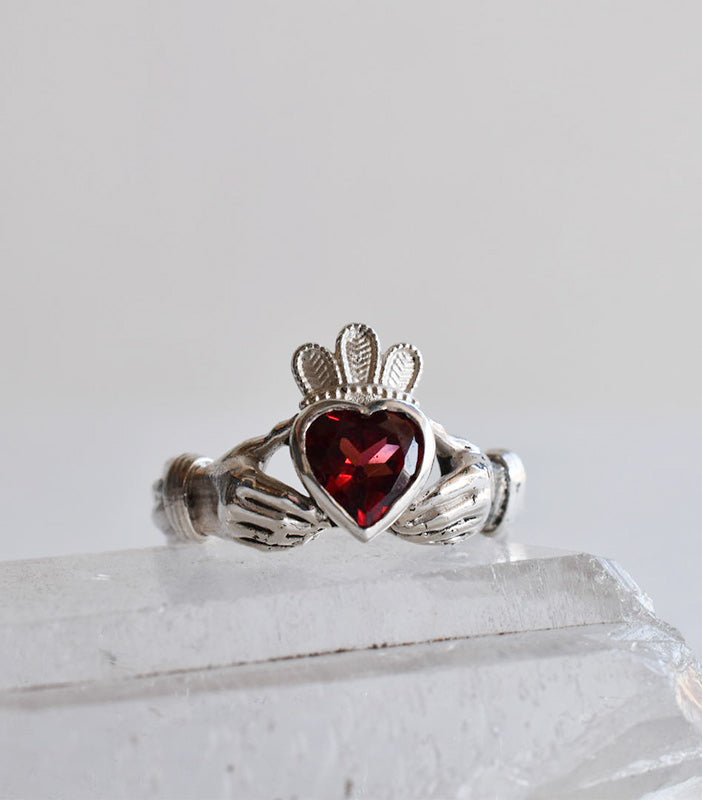 Claddagh corazón de Granate. Edición Limitada!!