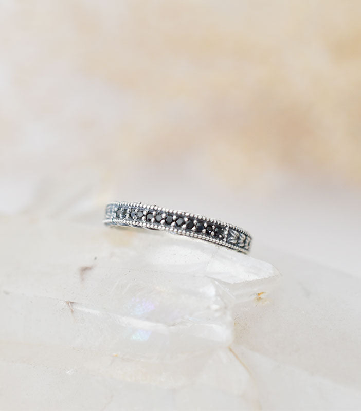 Anillo Sabina Obscura