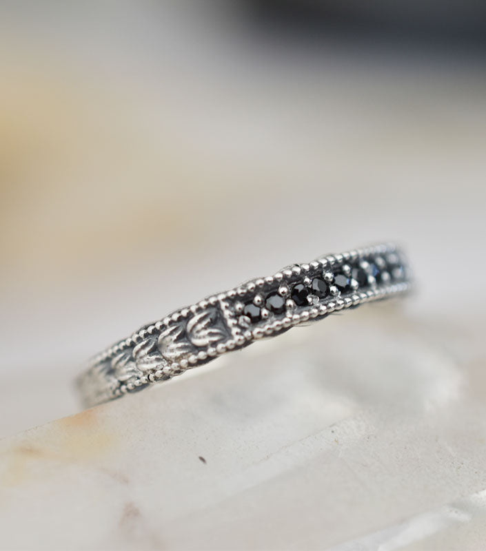 Anillo Sabina Obscura