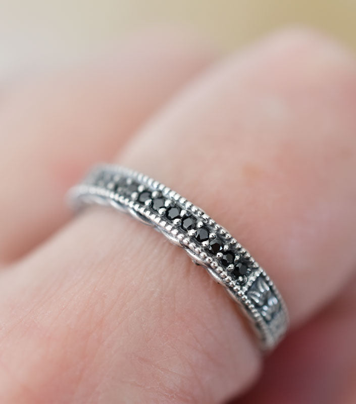 Anillo Sabina Obscura