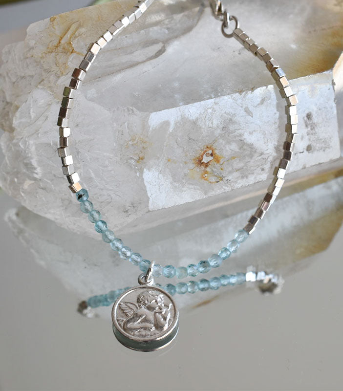 Pulsera Plata y Apatitas dije Ángel de la Guarda