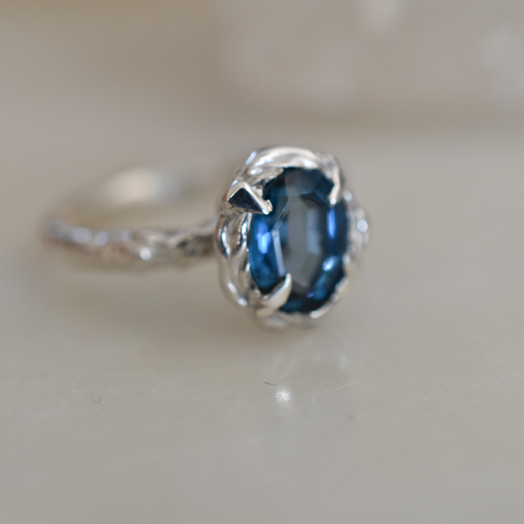 Anillo Lace con Topacio