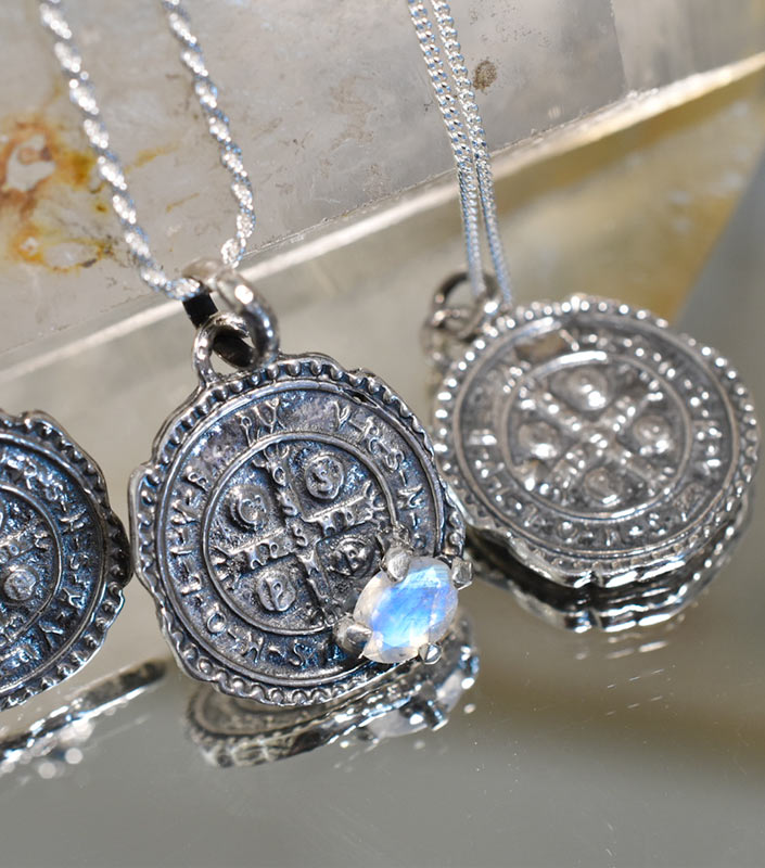 Medalla San Benito Piedra Luna