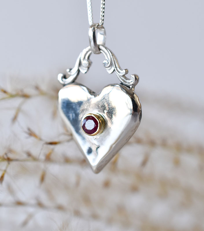 Collar Corazón Rubi
