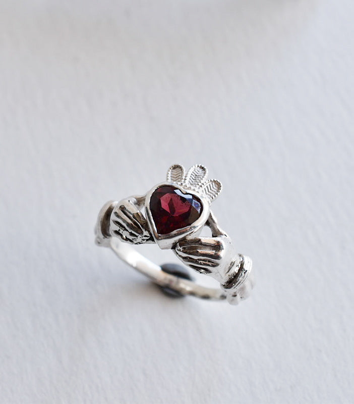 Claddagh corazón de Granate. Edición Limitada!!