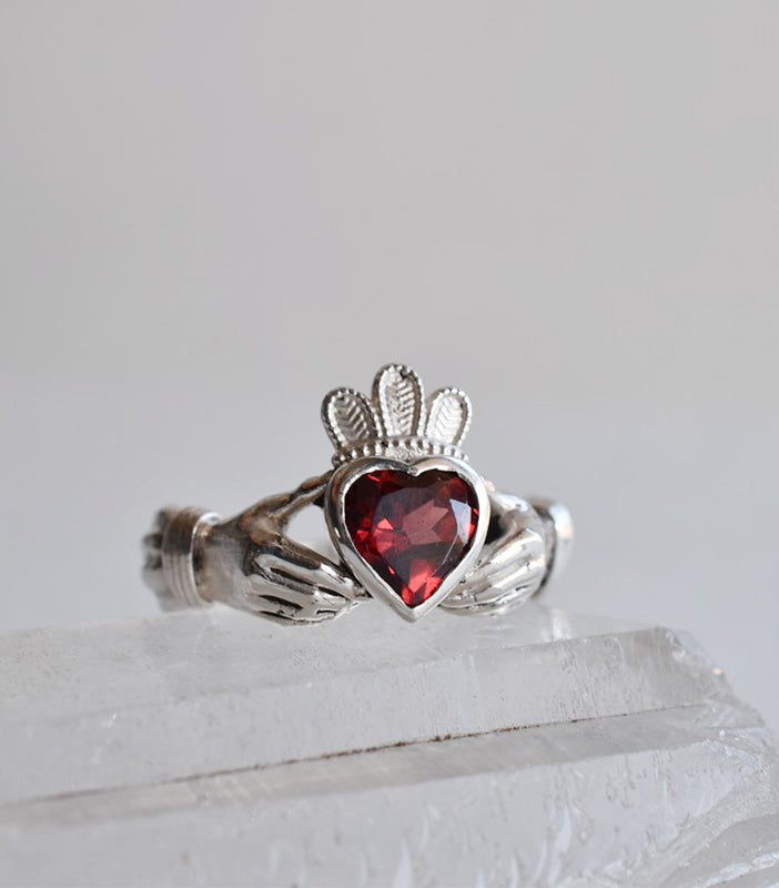 Claddagh corazón de Granate. Edición Limitada!!