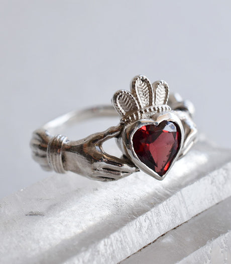 Claddagh corazón de Granate. Edición Limitada!!