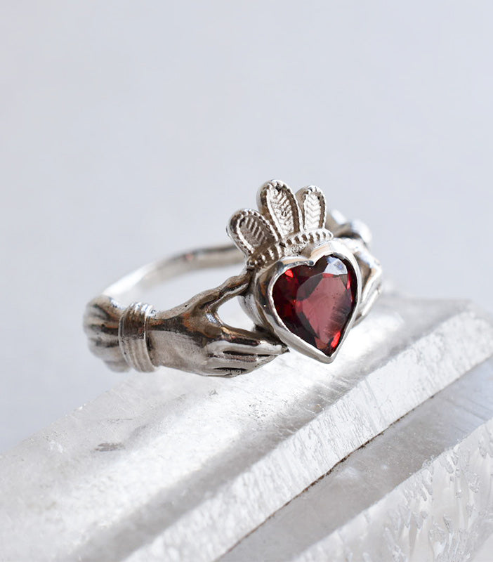 Claddagh corazón de Granate. Edición Limitada!!