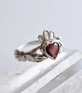 Claddagh corazón de Granate. Edición Limitada!!
