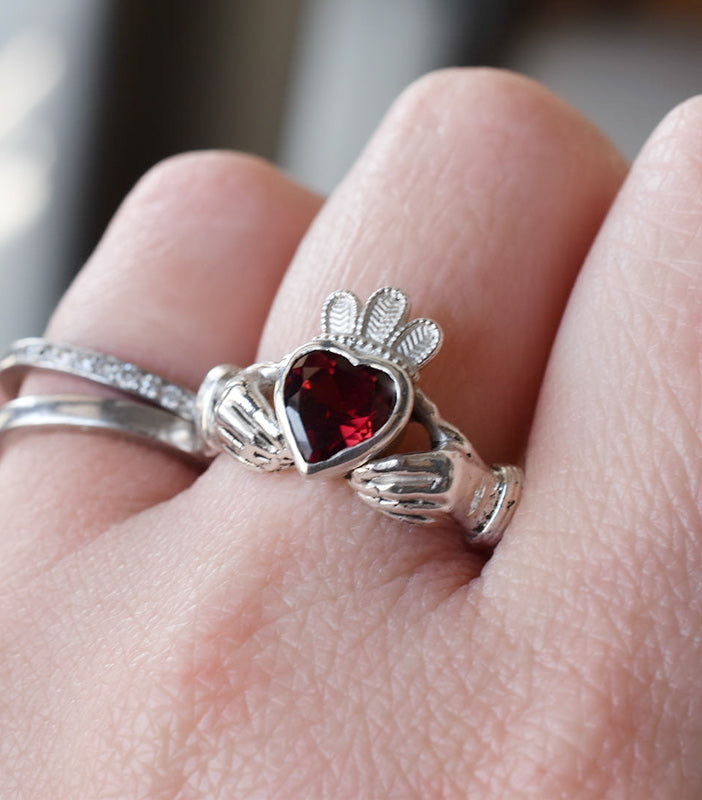 Claddagh corazón de Granate. Edición Limitada!!